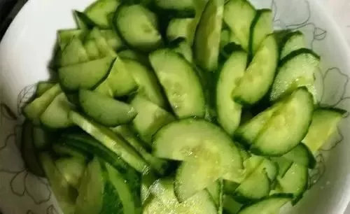 健康知识小讲堂|黄瓜居然有这个功能！早知道每天吃一根了
