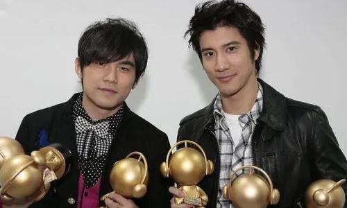 周杰伦|周杰伦取关王力宏 他们两个谁地位高