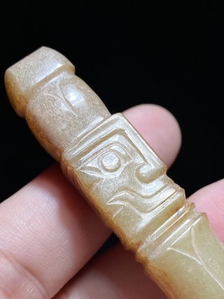 和田玉籽料|明以前 和田玉籽料 白玉受沁 玉神人 柄形器