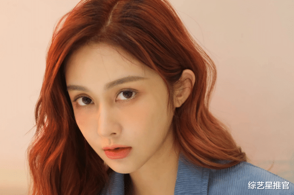 |长相甜美的林籽,拥有绝佳的气质,2021年7月顺利进入婚姻殿堂