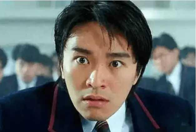 周星驰|坐不住了？周星驰终于4字回应与17岁港姐暧昧关系