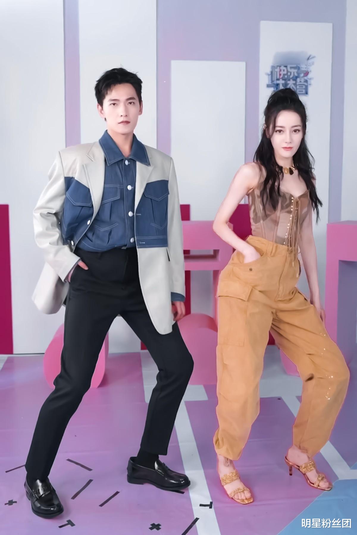 迪丽热巴|迪丽热巴杨洋为新剧努力营业,甜蜜互动成功出圈,不过有些尴尬