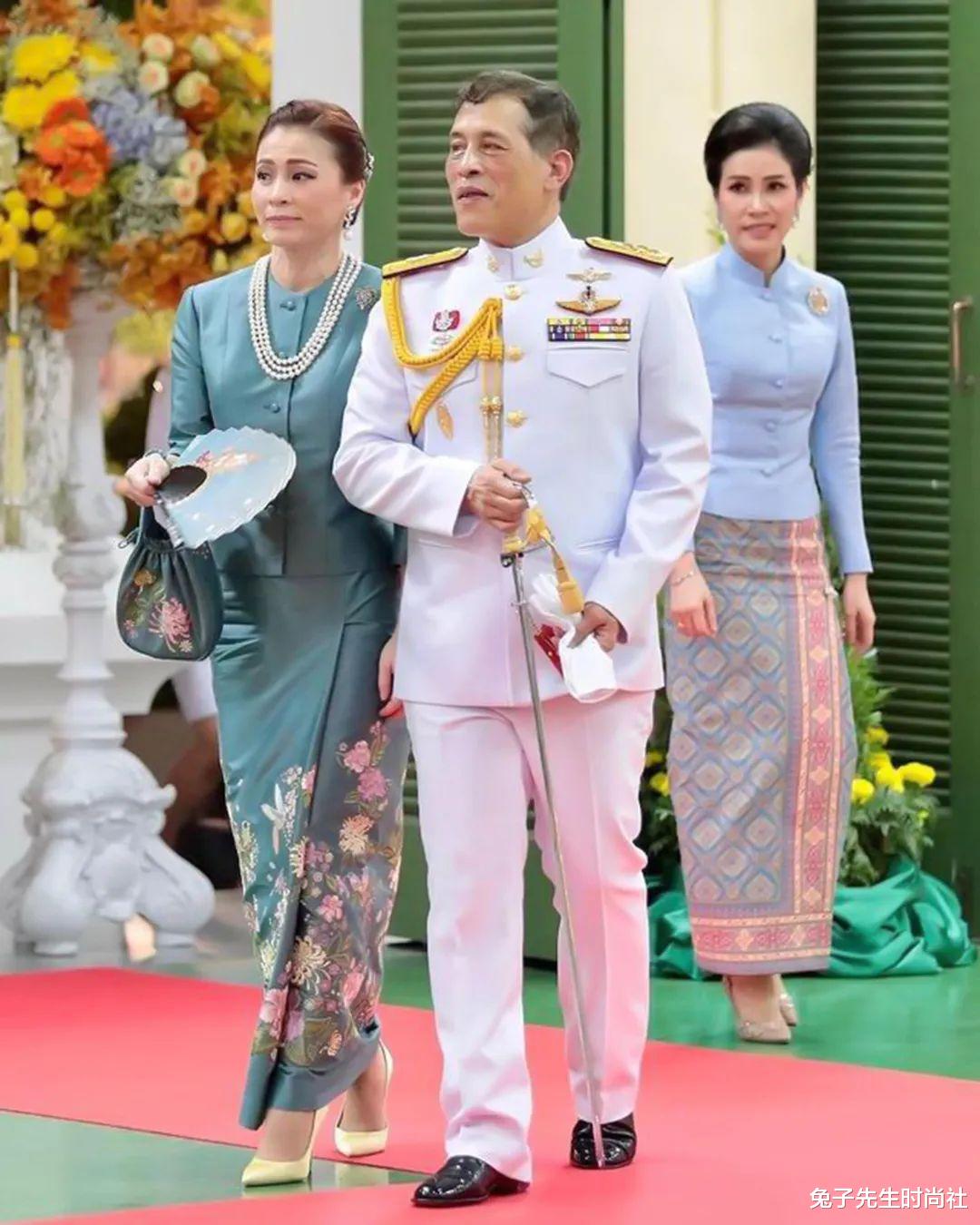 兔子先生时尚社 苏提达从瑞士回来，出席公务容光焕发，诗妮娜同行时显得胆怯心虚