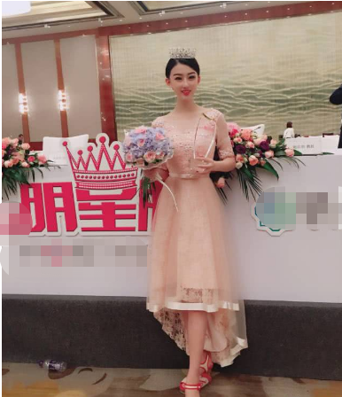 刘亦菲|19岁花百万整成刘亦菲，为追星名字改高仿，如今23岁判若两人