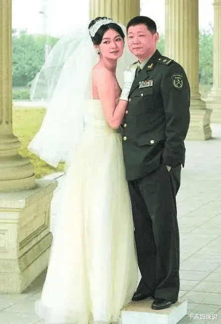 卡戴珊家族|娶小16岁的娇妻，回农村养鸡13年身价上亿，赵亮才是人生赢家？