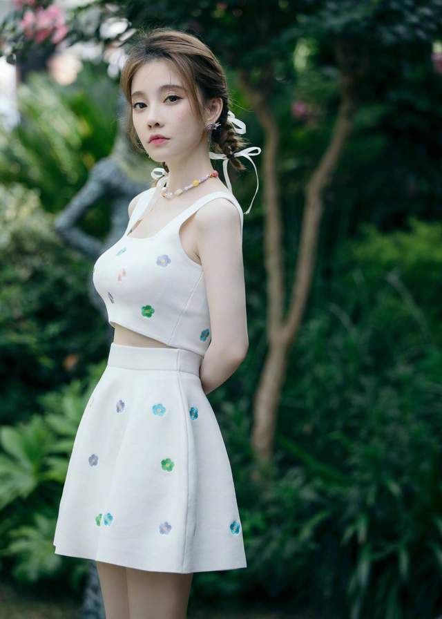 冯提莫|冯提莫翻唱《万物生》，神秘造型大曝光，转音丝滑太好听了