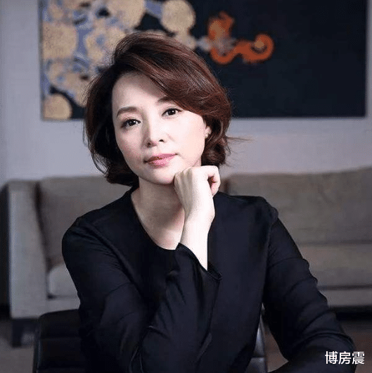卫生间|参观董卿在美国的豪宅，全屋卫生间都有十个，户外环境像园林景观