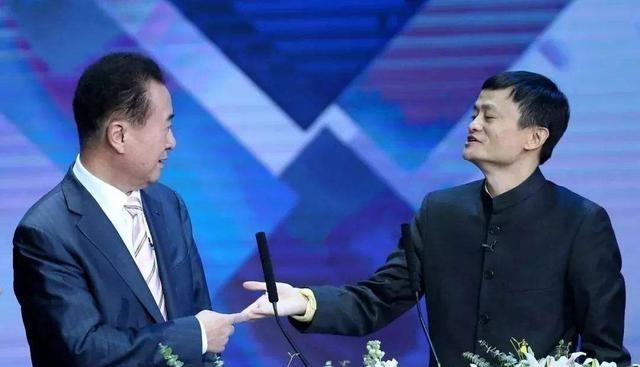 知乎|继互联网之后，大健康行业成“新风口”？王健林、马云都投了上亿