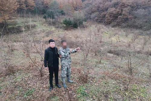 男子盗窃榛子还打伤工作人员 岫岩警方将其抓获