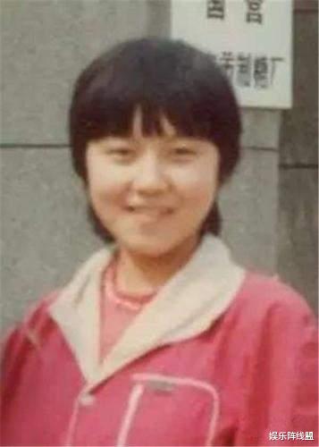 闫妮|闫妮的霸气情史，离婚17年交往三任小男友，仍与前夫如亲人一般