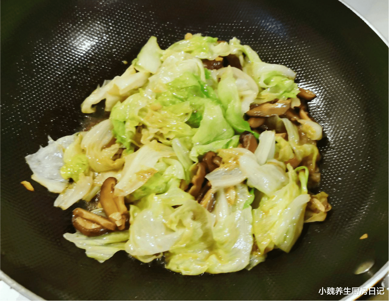 香菇|真正的“减肥菜”找到了，每天炒一盘，减脂又清肠，肚子不鼓了