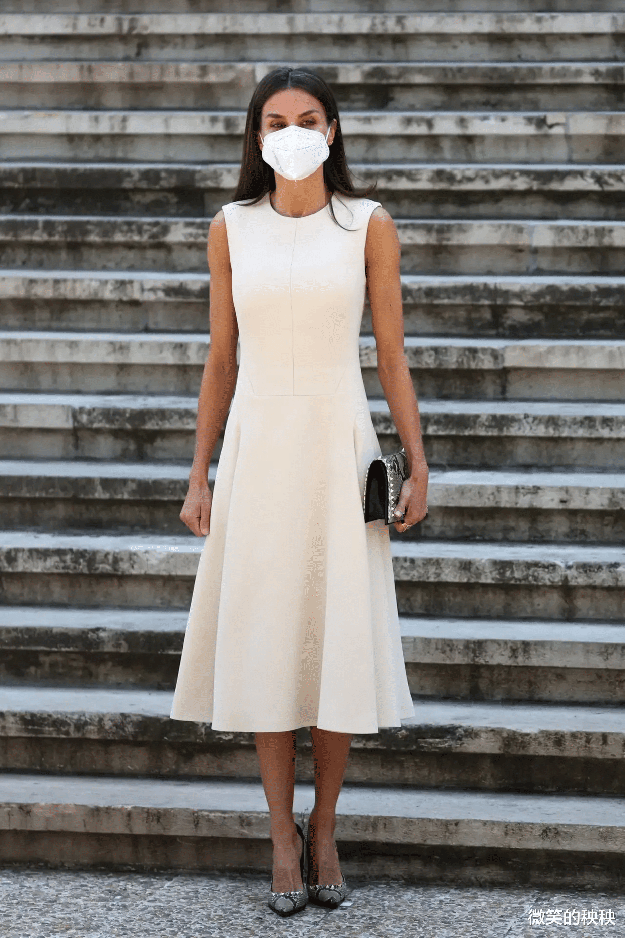 微笑的秧秧|凯特王妃低调乖巧，卡米拉高调“恩爱秀”，小白裙的魅力无人可挡