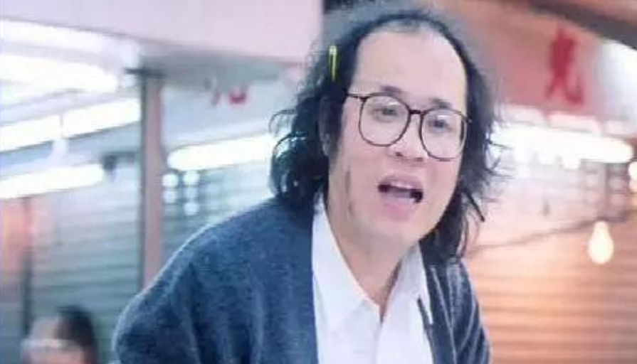 洪金宝|因长相特殊，30岁时被洪金宝看上，3婚3离，如今已是幕后大佬