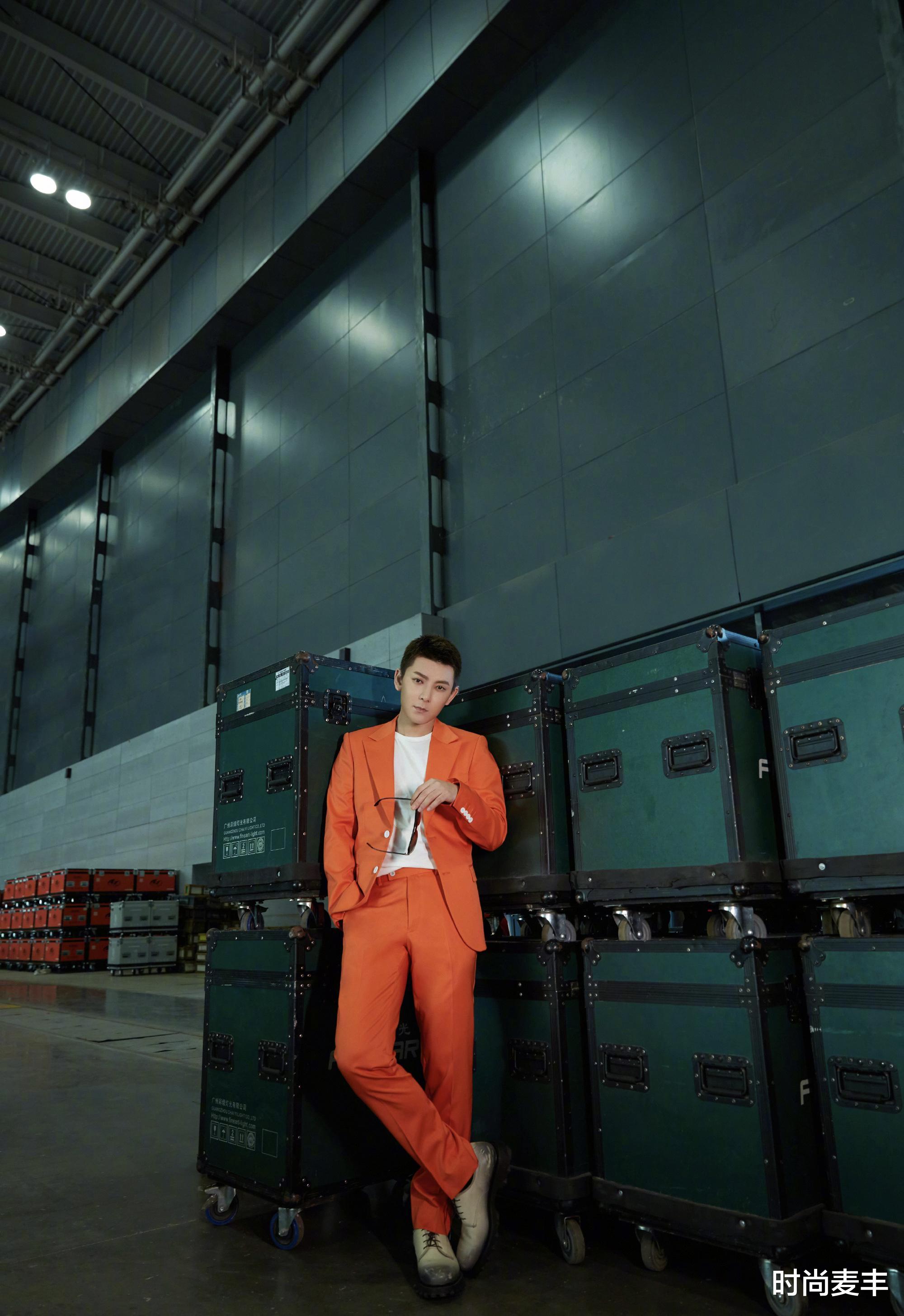 陈翔|陈翔身材发福官宣恋情，再次回应与毛晓彤恋情，四字回应太解气