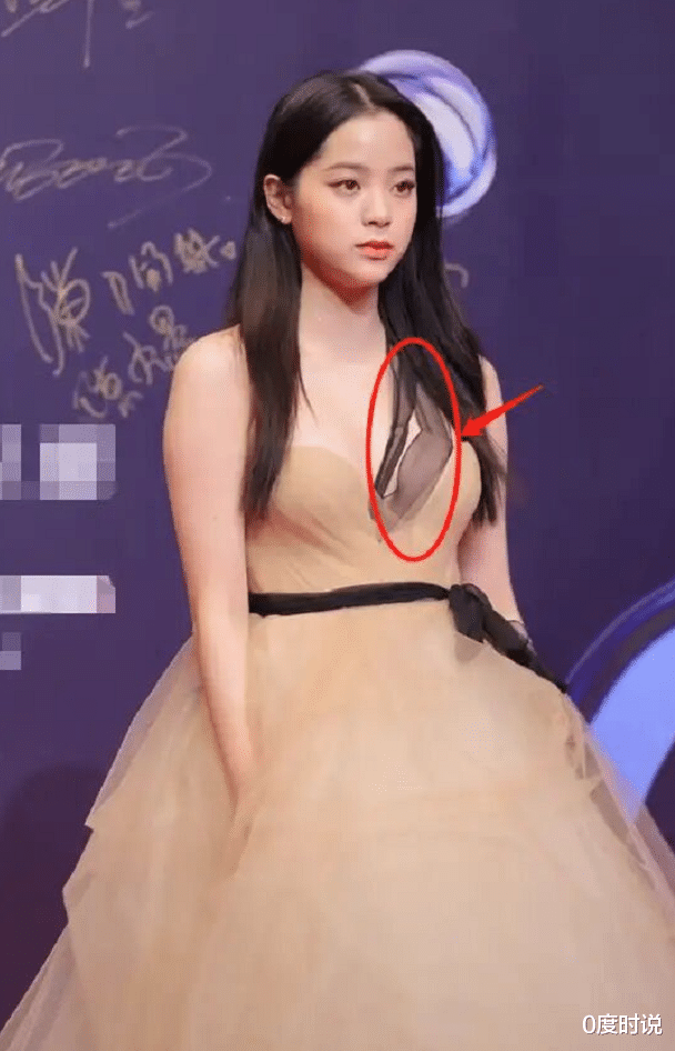 欧阳娜娜|欧阳娜娜活动生图被扒，身材丰满却很显壮，确定是20岁该有的身材