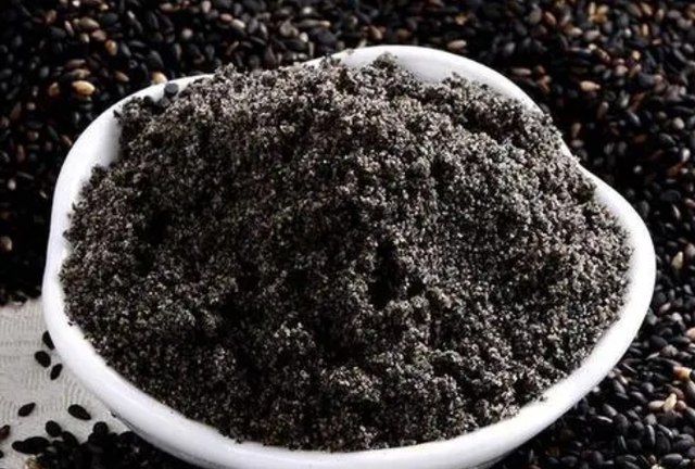 白发|有了白发先别着急染发，多吃5种食物，或能改善