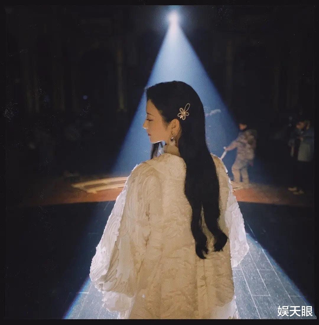 司藤|《司藤》弹幕满屏“抄袭《德鲁纳酒店》”，看原著发布时间尴尬了