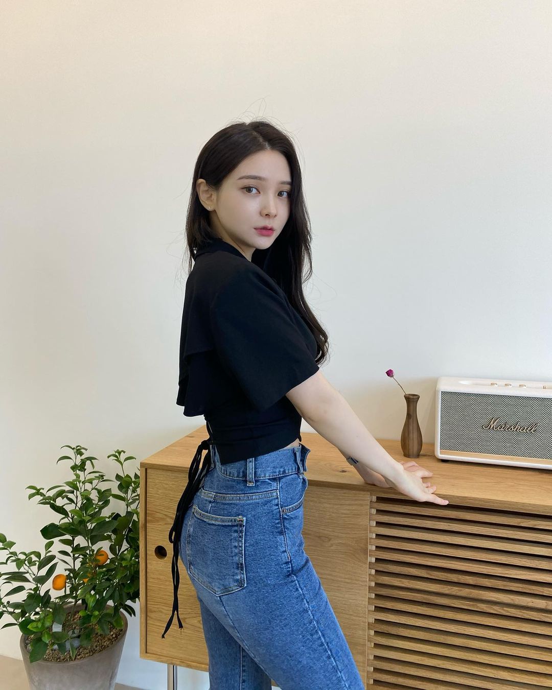 Fashion课代表|牛仔裤是一款百搭神器，和多种短袖单品都能擦出火花，气质又时髦