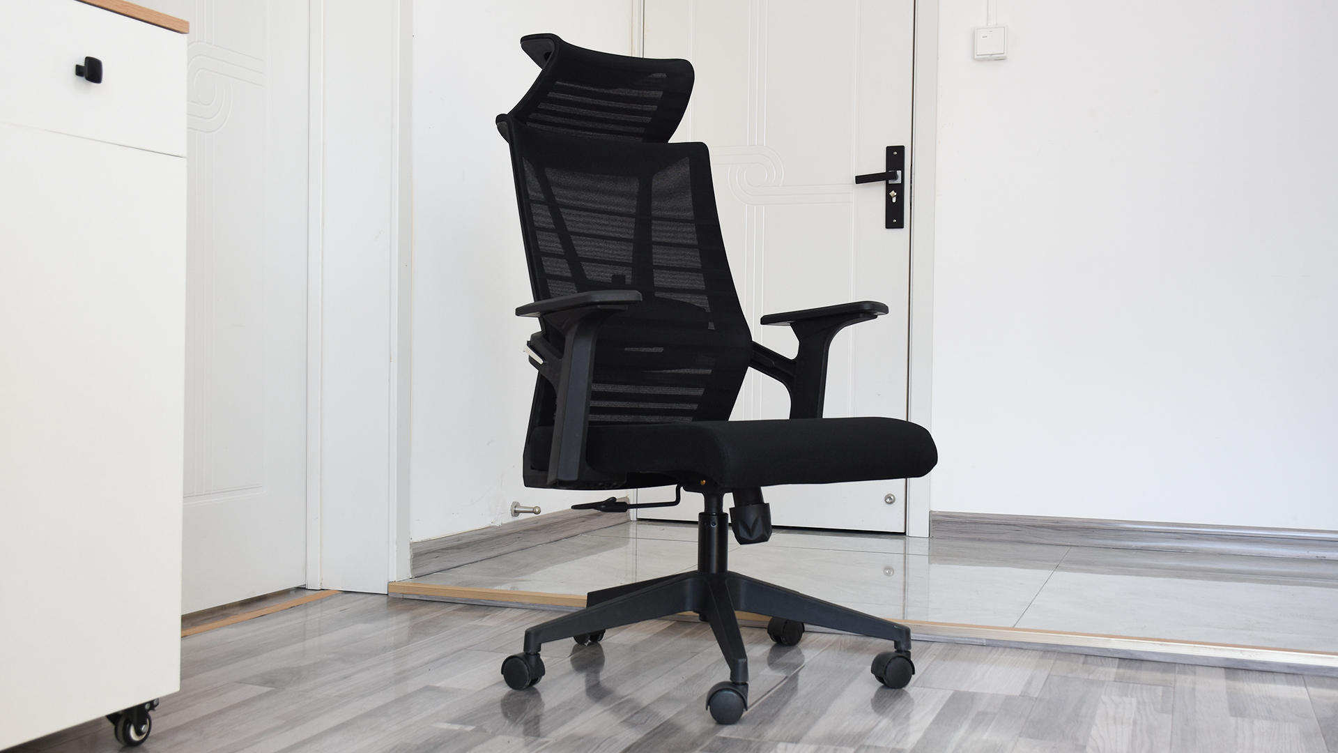 希特威尔办公椅J138：人体工学设计 轻量舒适体验