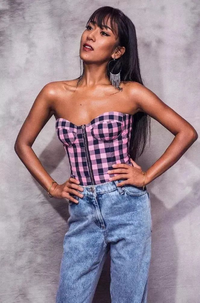 吉克隽逸|吉克隽逸被刷成冷白皮，却不如原来有气质，所以肤白不一定貌美