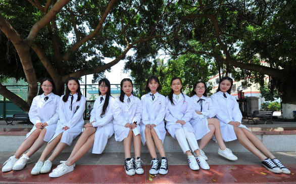 安妈育儿日|大一新生开学，学姐提醒：大学不要碰这3样东西，会耽误学业