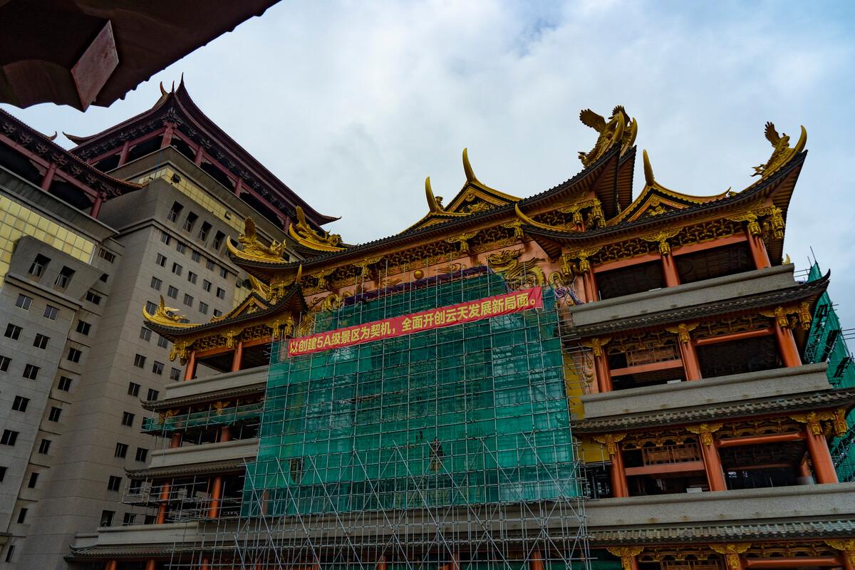 记忆中的旅行 广西一座雄伟壮观,气势磅礴的建筑,高108米