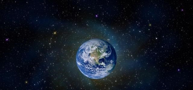 三体|地球重60万亿亿吨，为何还能飘在太空中，而不向下坠落？