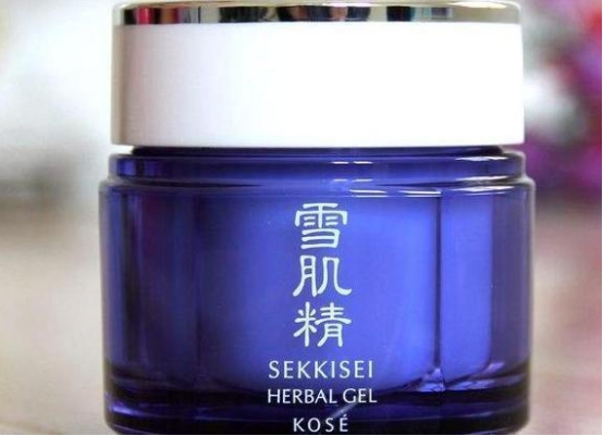 萌萌的小丸子 好用的面霜有哪些？干皮MM必备面霜！改善干燥粗糙让肌肤更水润