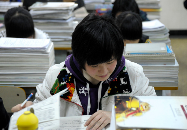 安妈育儿日|高考580分，复读后700分，这就解释了国家为啥要限制高考复读
