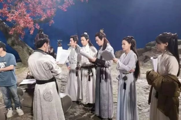 郑爽|郑爽的日薪208万还未解决，疑似王一博的“一站5亿”就来了！