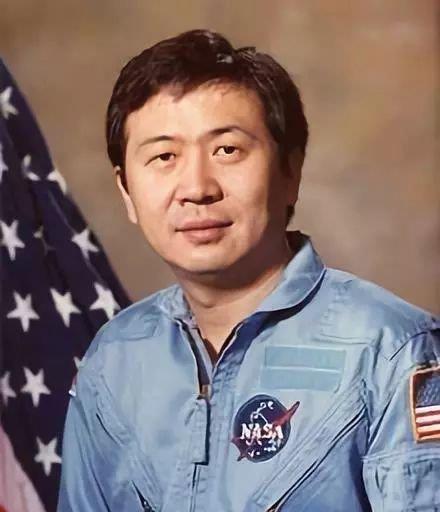 太空|将五星红旗首次带上太空的人，不是杨利伟，而是一个美国人