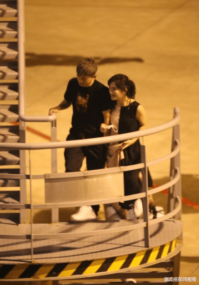 莫妮卡·贝鲁奇|有一种爱情叫做张杰、谢娜，出门挽手太恩爱，穿阴阳装很个性