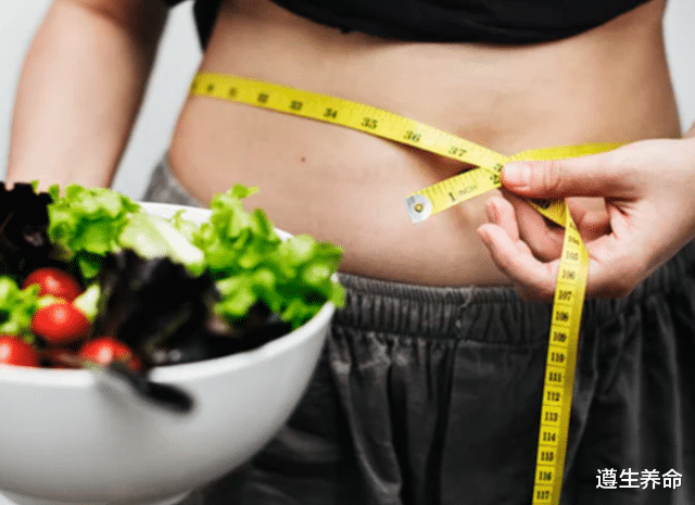 肠胃 长期不吃晚饭的人,除了会变瘦,或还有这3种变化