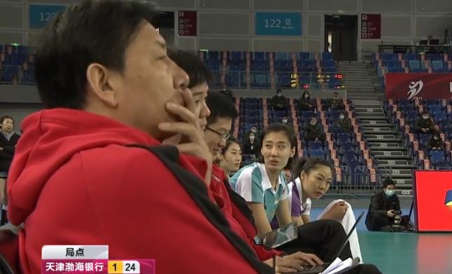 上海队|3-0，天津女排13连胜晋级半决赛，李盈莹乐开花，上海队赢得尊重