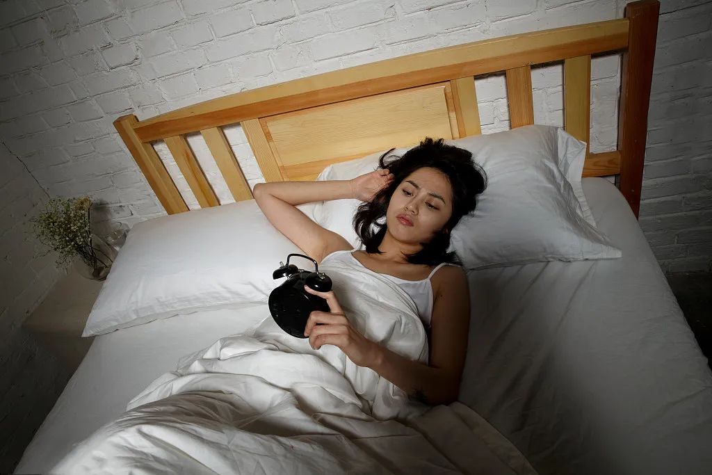 失眠|越着急入睡,越睡不着?一招点穴术让你酣睡如泥!