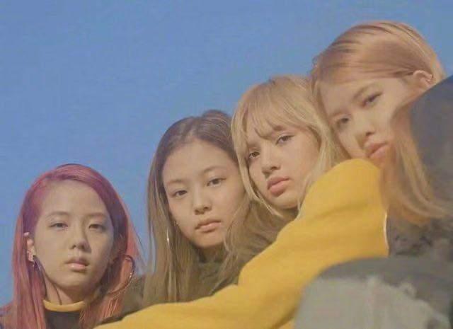 lisa|LISA近照点赞超700万，拉近一看：YG屯了一堆过期眼线笔用不完？