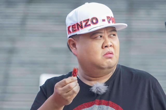 孙越|相声演员孙越的妻子，被网友调侃是带了假发的岳云鹏，福气满满的