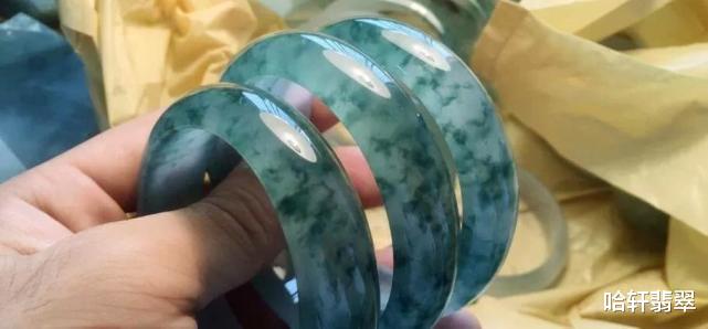 雕刻|怎么判别翡翠飘的蓝花好不好呢？