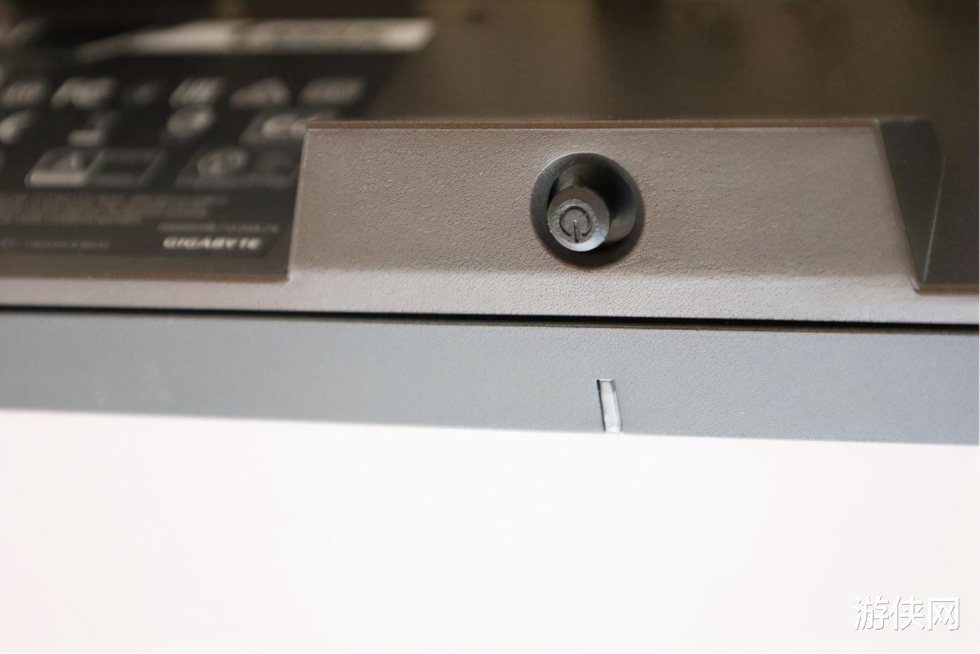 显示器|240Hz电竞显示器中的小钢炮！AORUS FI25F开箱