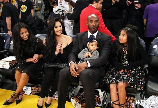 武磊|放下了！科比去世一周年剛過，瓦妮莎與猛男親密互動，滿面笑容