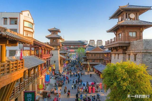 河南 河南“赝品古镇”蹿红,耗资57亿、门票却免费,景致优美可与朱仙镇媲美