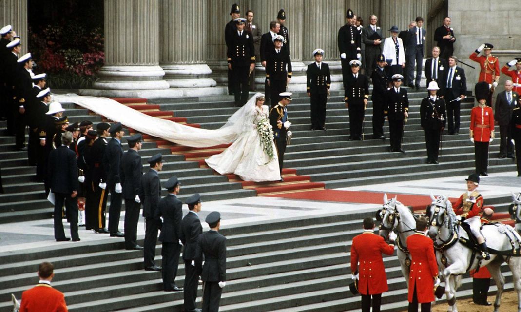 贝克汉姆|贝克汉姆：准儿媳身家17亿，为自家脸面操碎心，想办“皇室”婚礼