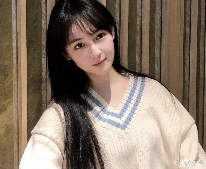 吴岱林|又一顶流小花被爆恋情，看到男方是谁后，网友失望到：就这？