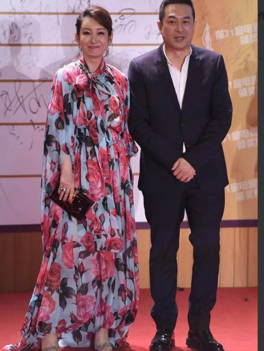 穿衣搭配|盘点中年女明星红毯“作妖记”，社会你大姐，没啥不敢穿