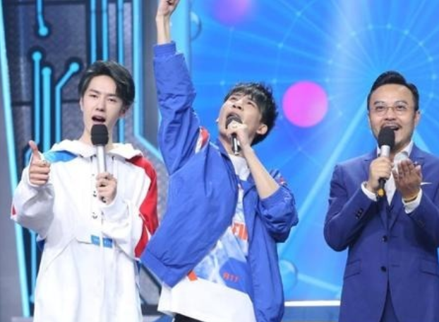 潘粤明|王一博现场表演街舞，引爆全场炸裂battle，粉丝：征服舞台的博猫