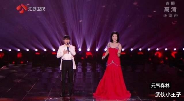 我们的滚烫人生|江苏卫视跨年盘点：邓丽君“复活”成最大看点？跨时空PK周深唱功