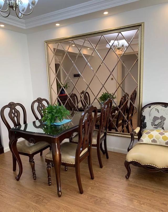 新房装修完工,坚持买成品家具,摆上就后悔了真难看,又不实用