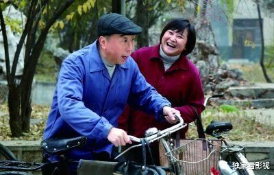 冯巩|冯巩演《李焕英》值吗？他只有一句台词，背后是娱乐圈罕见的真心