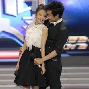 迪丽热巴|5位“新疆美女”，热巴娜扎颜值实在太可了，蒋欣情商简直是绝了