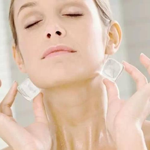 |油皮护肤品你选对了吗?别在拼命补水了,油皮护肤最全攻略!